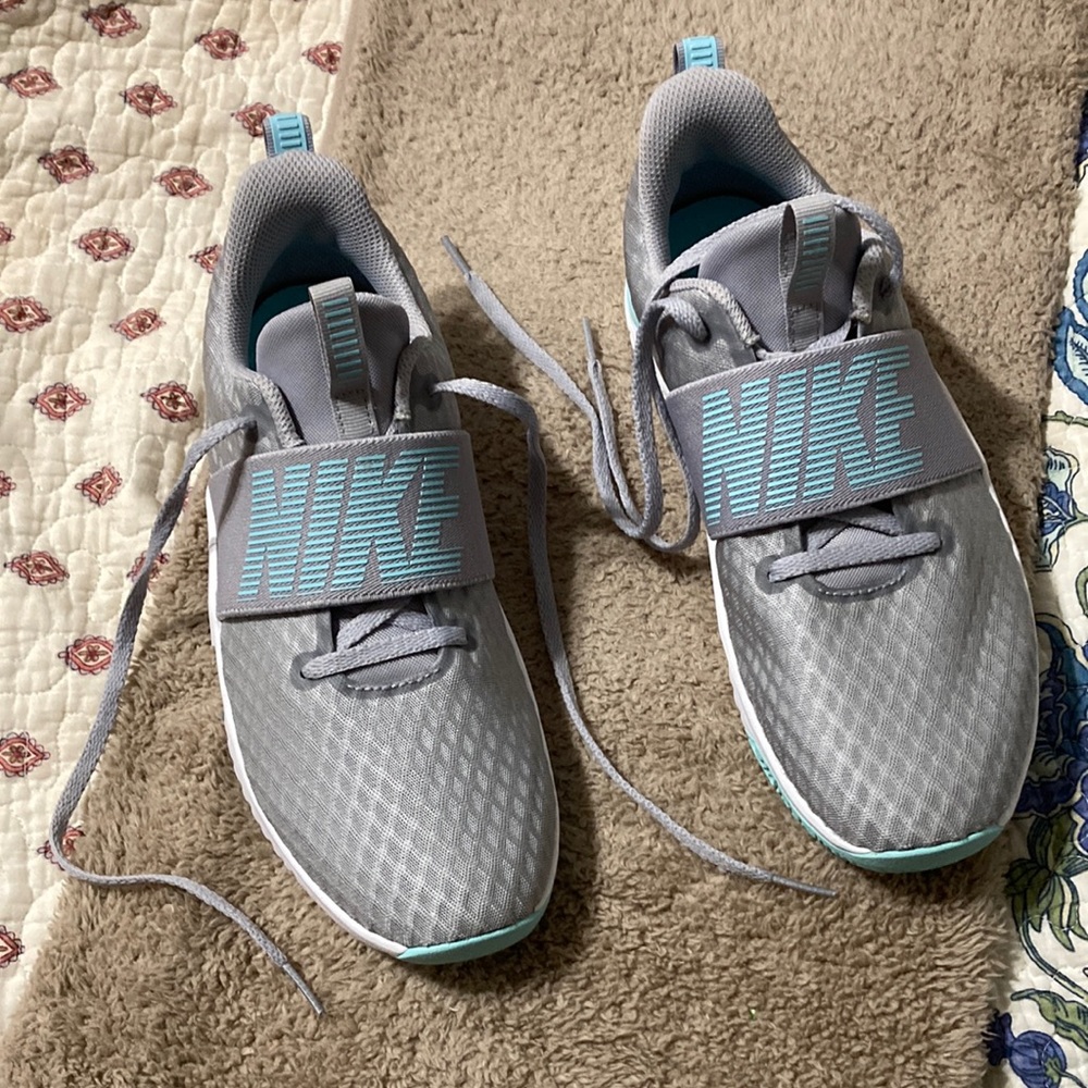 Ladies Nike training shoe grey